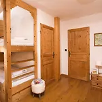 Le Paradis 18 & 18b Appts *
