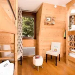 Le Paradis 18 & 18b Appts