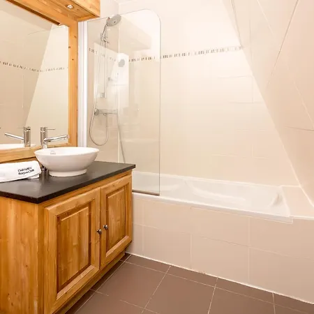 Le Paradis 18 & 18b Appts - Year Apartman