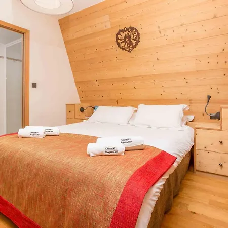 Le Paradis 18&18b Appts - Year